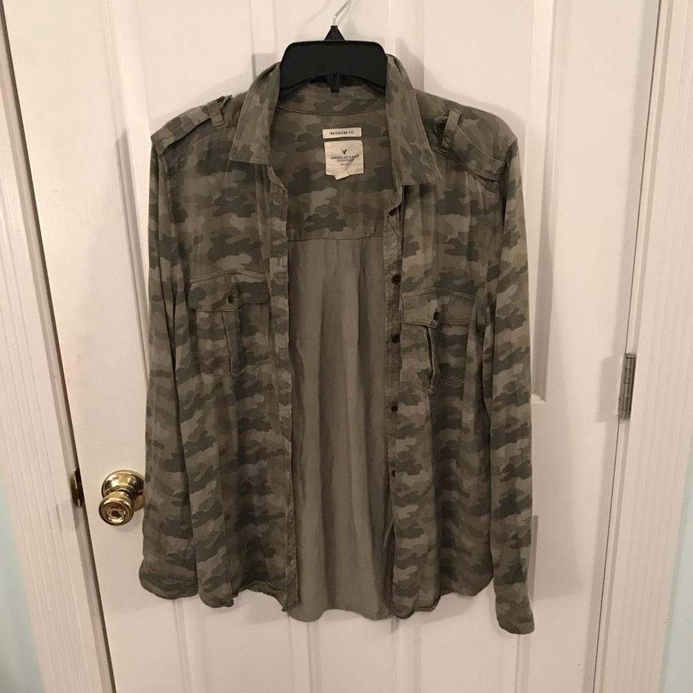 American Eagle camo button up